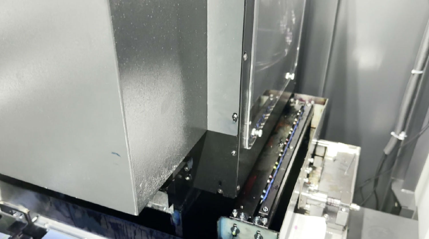 爲什麽(me)數碼印(yìn)花機清(qing)洗噴頭(tou)不出廢(fèi)墨?