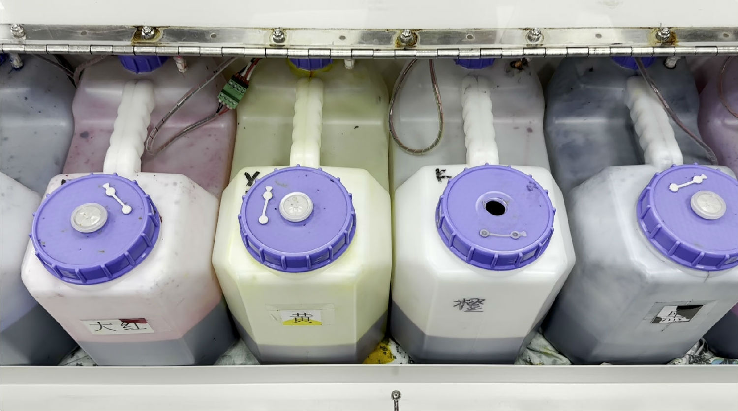 數碼印花機打圖(tú)出現方格的原因(yīn)